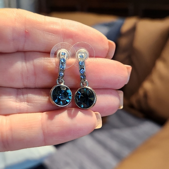 1928 Light and Dark Blue Necklace, Bracelet and Earring Set - Picture 4 of 6